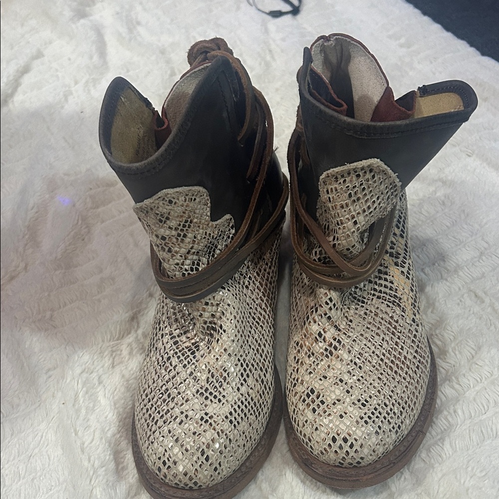 Freebirds- CASEY Snakeskin Western Boots